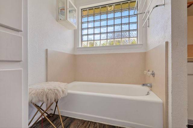 12 Creekwood Drive, Schulenburg, TX 78956