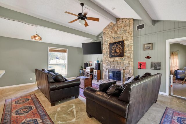 12 Creekwood Drive, Schulenburg, TX 78956