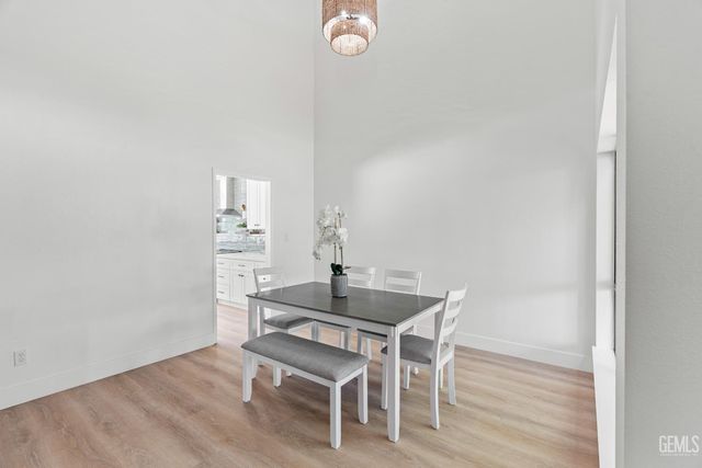 7209 Outingdale Drive, Bakersfield, CA 93309