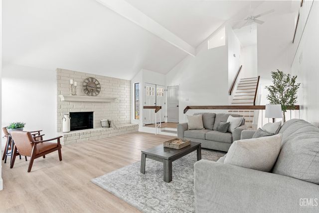 7209 Outingdale Drive, Bakersfield, CA 93309