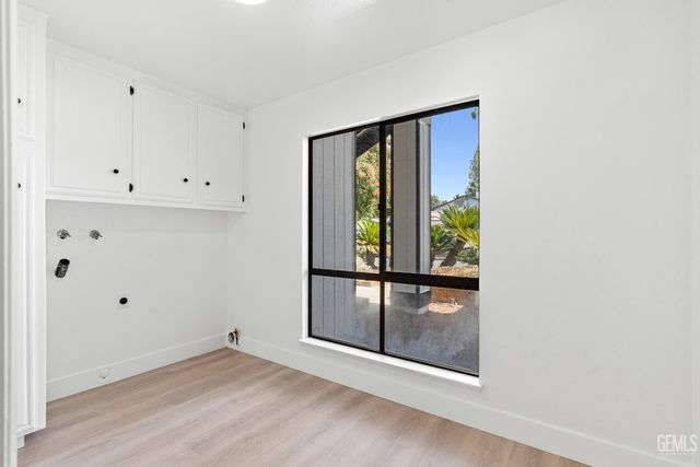 7209 Outingdale Drive, Bakersfield, CA 93309