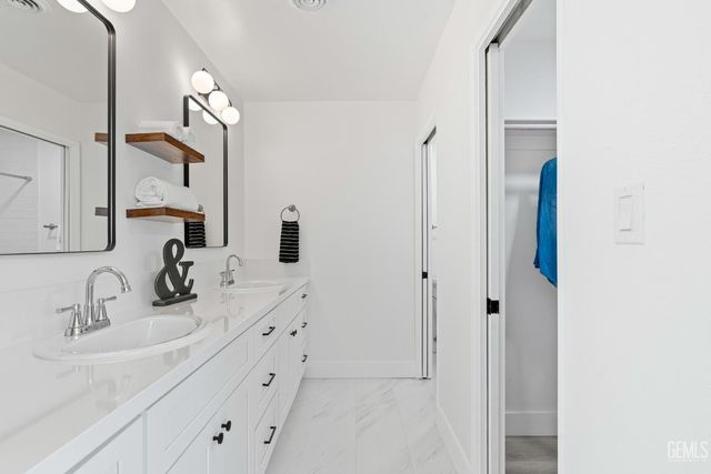 7209 Outingdale Drive, Bakersfield, CA 93309