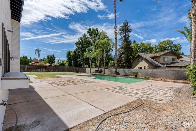 7209 Outingdale Drive, Bakersfield, CA 93309