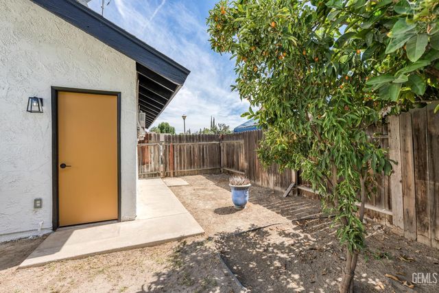 7209 Outingdale Drive, Bakersfield, CA 93309