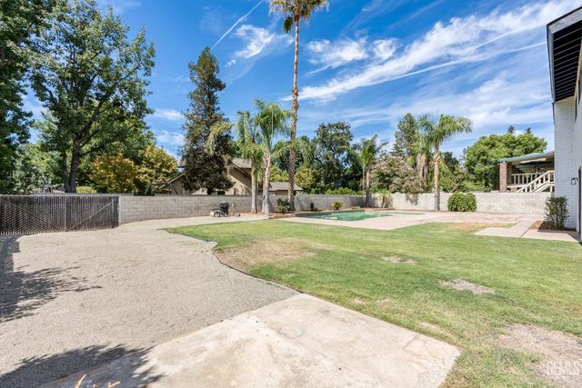 7209 Outingdale Drive, Bakersfield, CA 93309