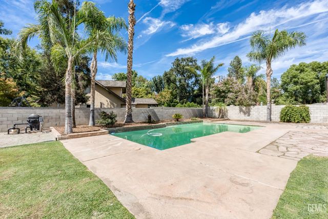 7209 Outingdale Drive, Bakersfield, CA 93309