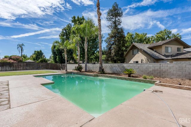 7209 Outingdale Drive, Bakersfield, CA 93309