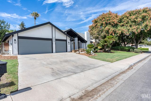 7209 Outingdale Drive, Bakersfield, CA 93309