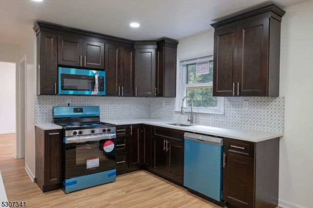 20 Whitewood Dr, Parsippany-troy Hills Twp., NJ 07950