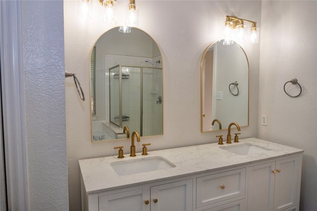 6401 Richmond Court, Rowlett, TX 75089