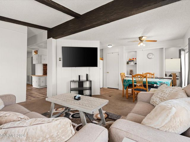 7815 Springfield Road, Silver Springs, NV 89429