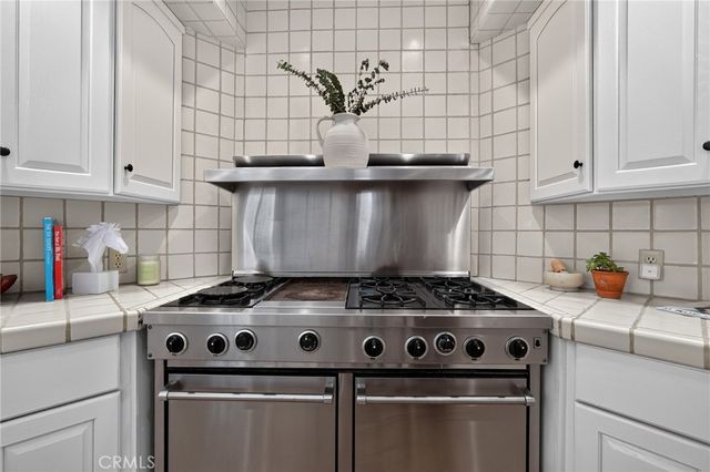 126 N Rossmore, Los Angeles, CA 90004