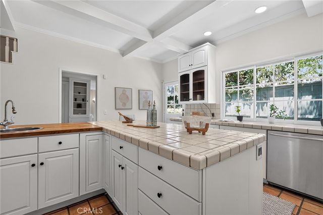 126 N Rossmore, Los Angeles, CA 90004
