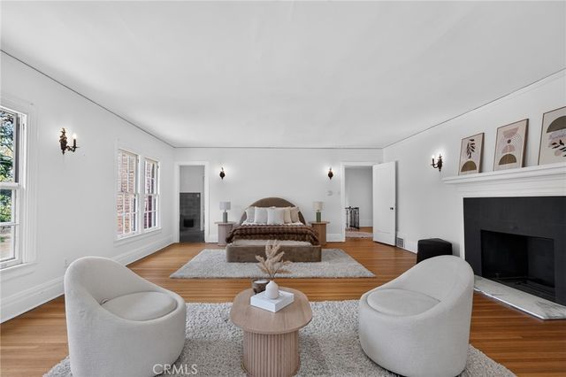 126 N Rossmore, Los Angeles, CA 90004