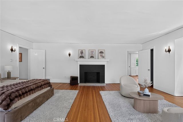 126 N Rossmore, Los Angeles, CA 90004