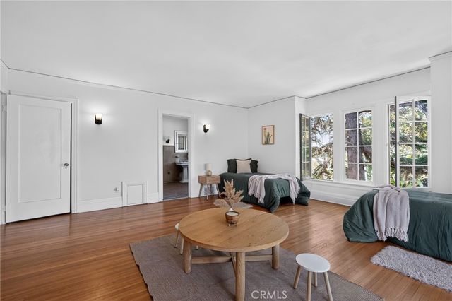 126 N Rossmore, Los Angeles, CA 90004