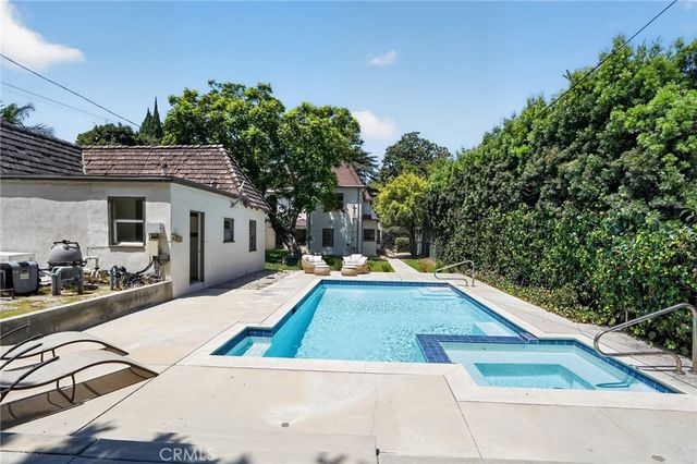 126 N Rossmore, Los Angeles, CA 90004