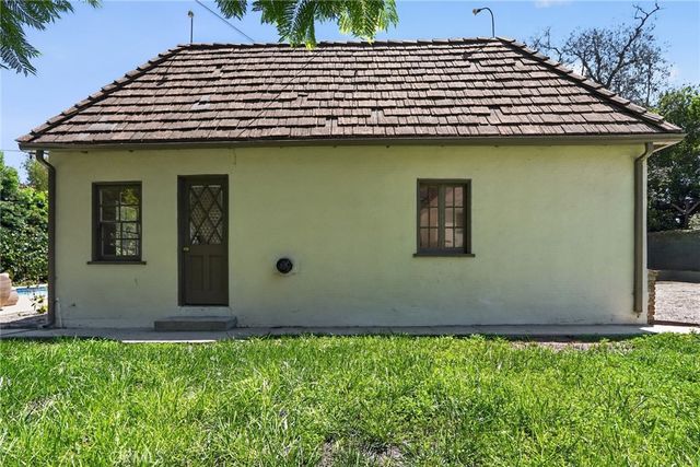 126 N Rossmore, Los Angeles, CA 90004