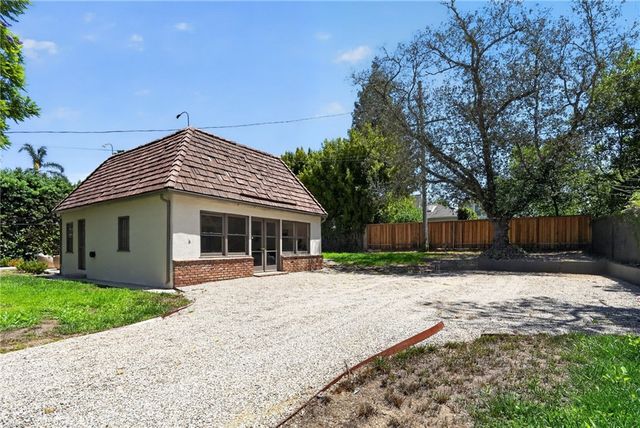 126 N Rossmore, Los Angeles, CA 90004