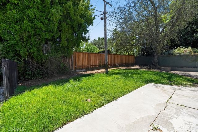 126 N Rossmore, Los Angeles, CA 90004