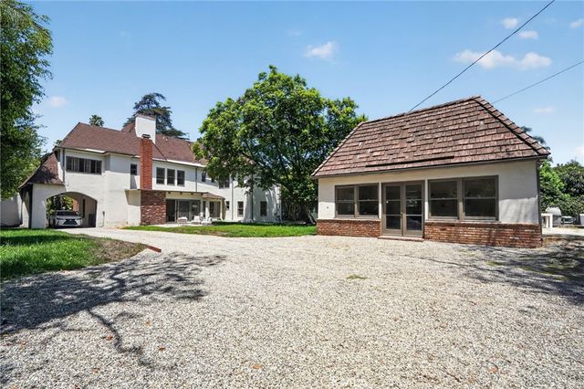 126 N Rossmore, Los Angeles, CA 90004