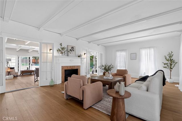 126 N Rossmore, Los Angeles, CA 90004