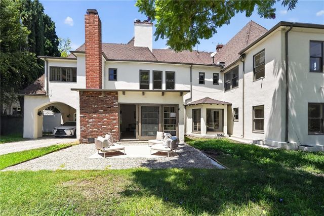 126 N Rossmore, Los Angeles, CA 90004