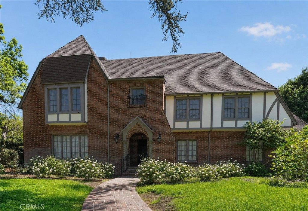 126 N Rossmore, Los Angeles, CA 90004