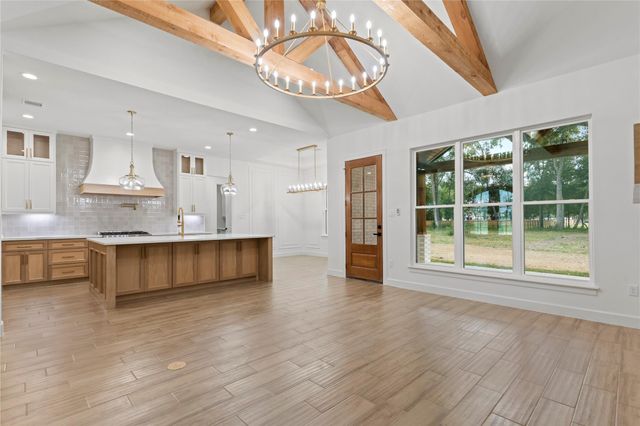 182 Road 6615, Dayton, TX 77535