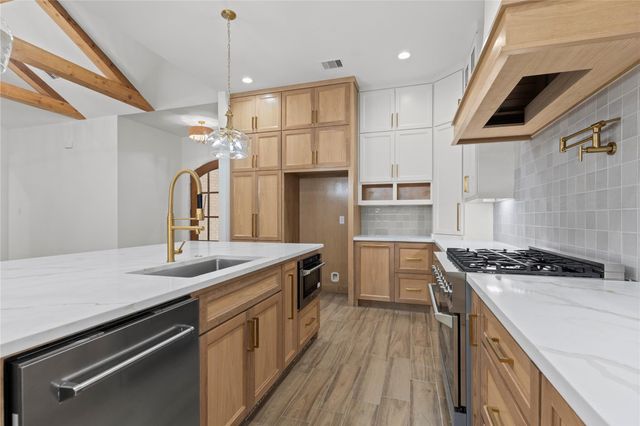 182 Road 6615, Dayton, TX 77535