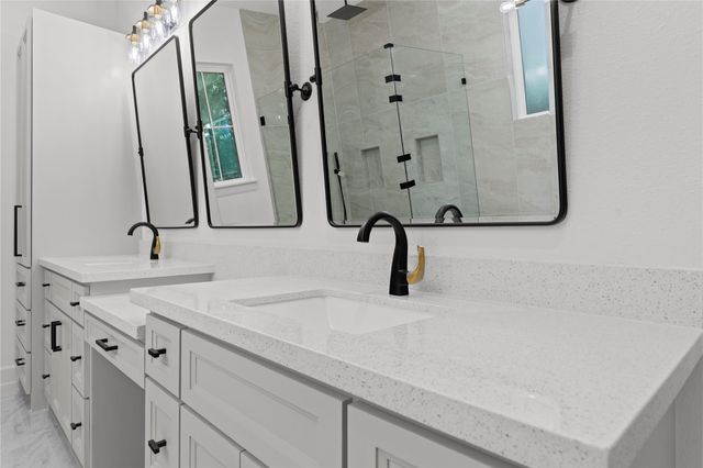 182 Road 6615, Dayton, TX 77535