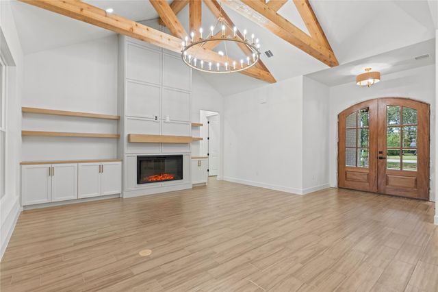 182 Road 6615, Dayton, TX 77535