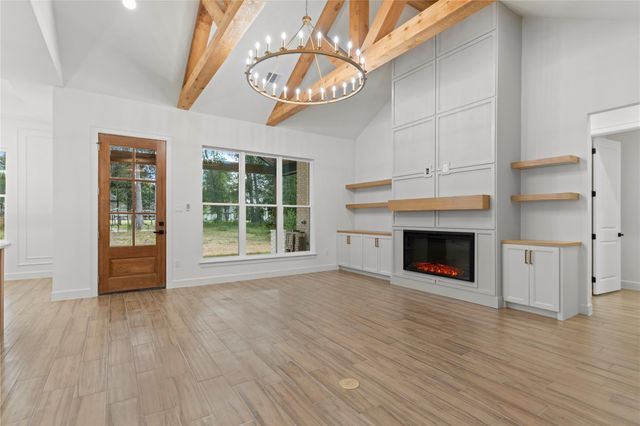 182 Road 6615, Dayton, TX 77535