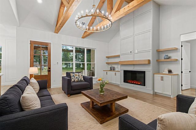 182 Road 6615, Dayton, TX 77535