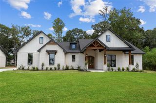 182 Road 6615, Dayton, TX 77535