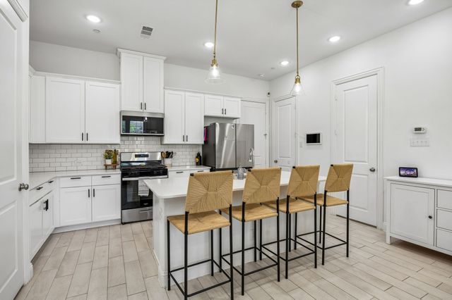 1467 Perrin Lane, Farmers Branch, TX 75234