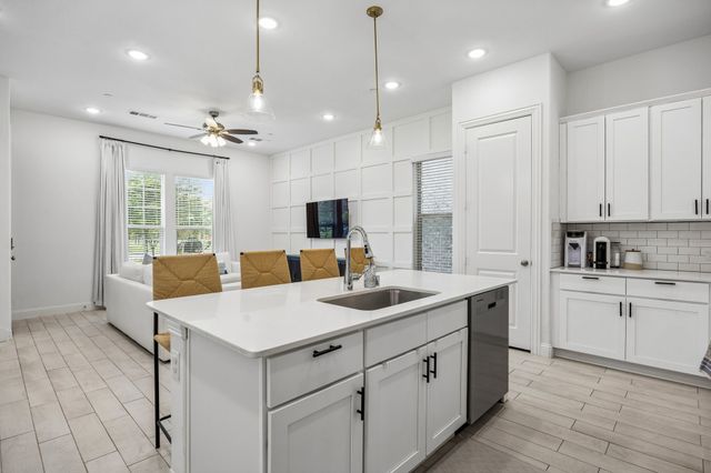 1467 Perrin Lane, Farmers Branch, TX 75234