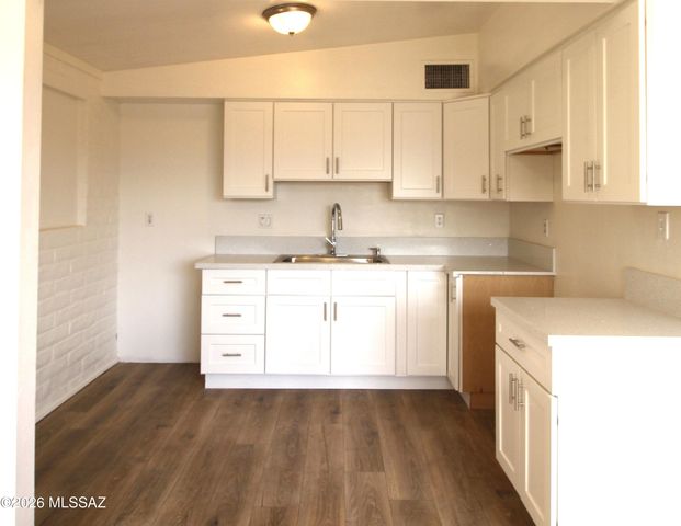 5911 E 30th Street, Tucson, AZ 85711