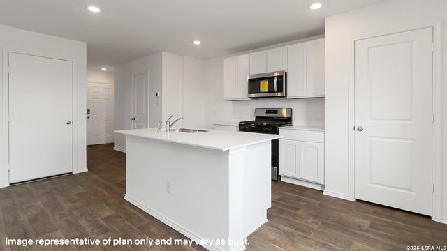 16043 Mahogany Way, Elmendorf, TX 78112