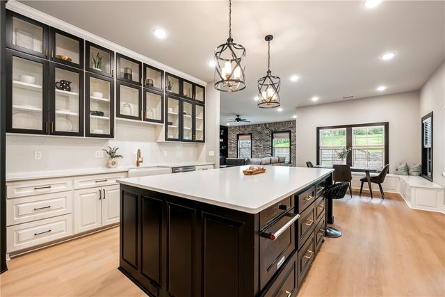 5104 S Haxton Circle, Bentonville, AR 72713