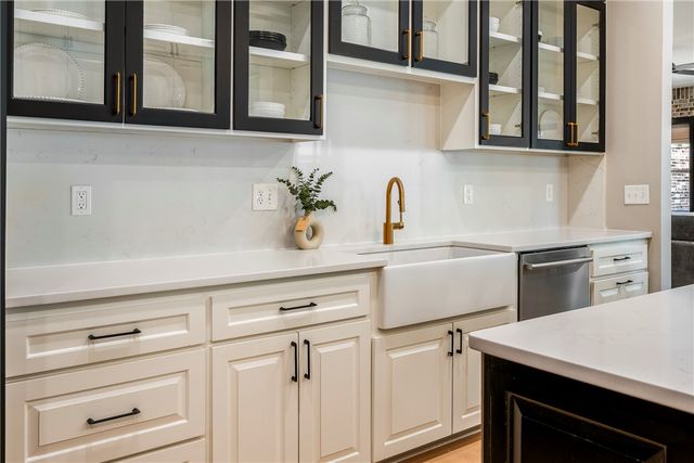 5104 S Haxton Circle, Bentonville, AR 72713