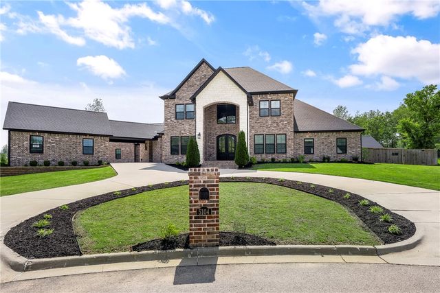 5104 S Haxton Circle, Bentonville, AR 72713