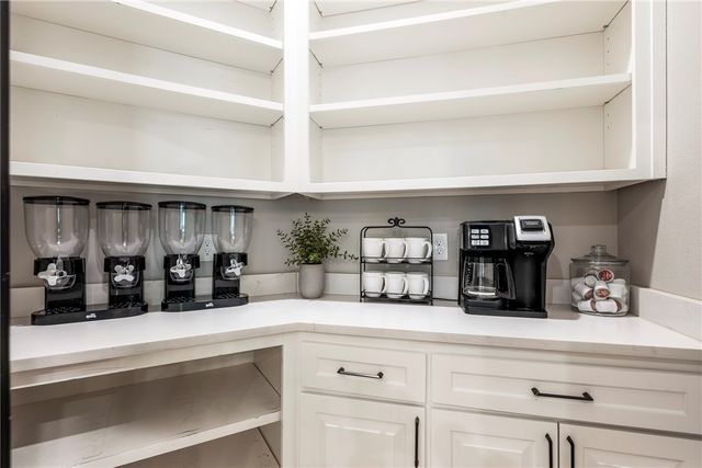 5104 S Haxton Circle, Bentonville, AR 72713