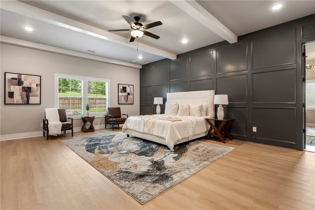 5104 S Haxton Circle, Bentonville, AR 72713