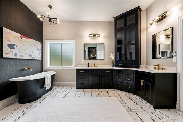 5104 S Haxton Circle, Bentonville, AR 72713