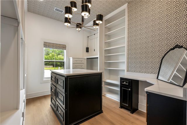 5104 S Haxton Circle, Bentonville, AR 72713