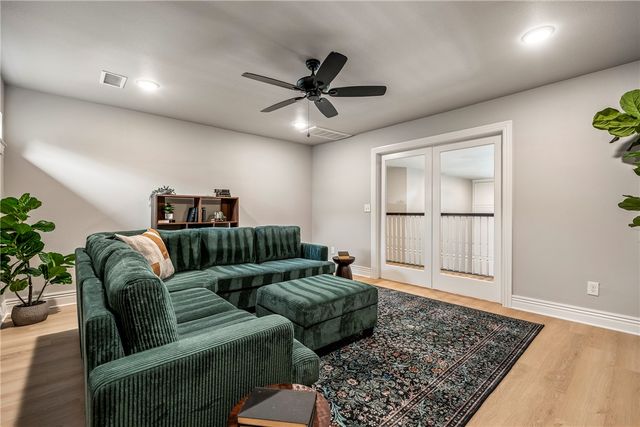 5104 S Haxton Circle, Bentonville, AR 72713