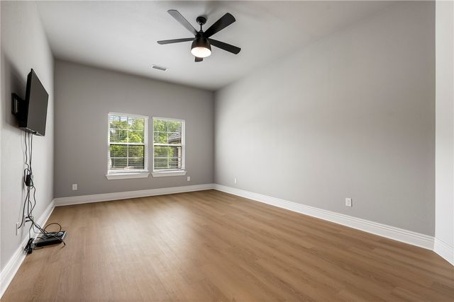 5104 S Haxton Circle, Bentonville, AR 72713