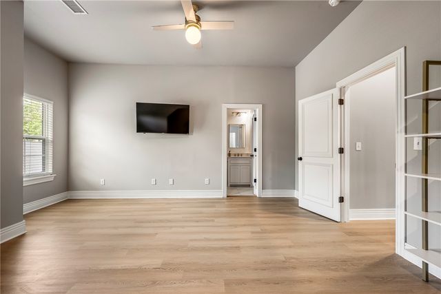 5104 S Haxton Circle, Bentonville, AR 72713