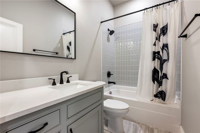 5104 S Haxton Circle, Bentonville, AR 72713